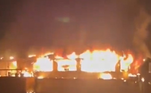 Veliki požar u popularnom noćnom klubu u Indiji odnio više od 25 života: Objavljen snimak