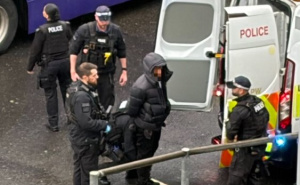 Poznati detalji drame u Londonu: Izvršen napad, uhapšena jedna osoba, više ljudi prevezeno u bolnicu