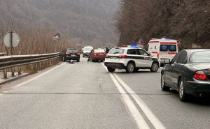 Saobraćajna nesreća kod Vranduka: Tri osobe povrijeđene, saobraćaj usporen