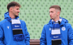 Njihovih navijača nema na tribinama: Željini igrači stigli na Koševo sa šalovima Manijaka