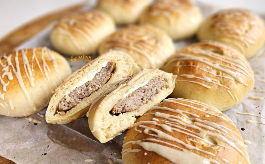 Brzo pripremite "brzu hranu": Recept za sočan i neobičan hamburger