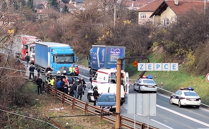 Teška nesreća na magistralnoj cesti: U sudaru kamiona i automobila povrijeđena jedna osoba