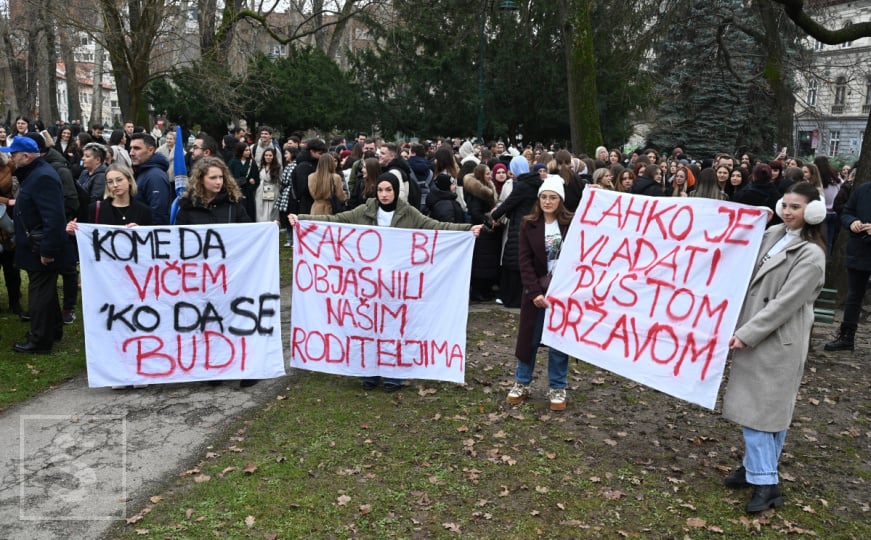 Bursać: Kako su to beogradski studenti koji se bore protiv vlasti cool, a sarajevski SDA-ćaciji?