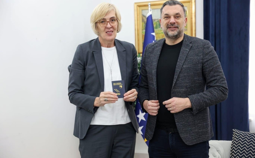 Razija Mujanović dobila diplomatski pasoš: "Trudit ću se da budem najbolja ambasadorica"