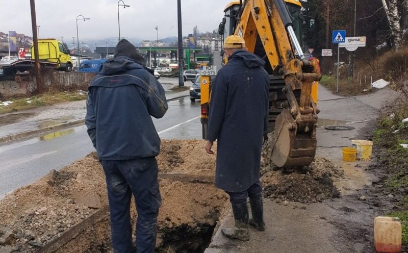 Radnici sarajevskog Vodovoda na terenu: Više od 20 ulica danas bi moglo biti bez vode