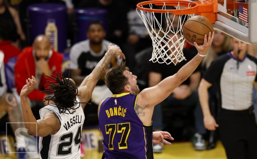 San Antonio porazio legendarne Lakerse i osigurao mjesto u polufinalima NBA