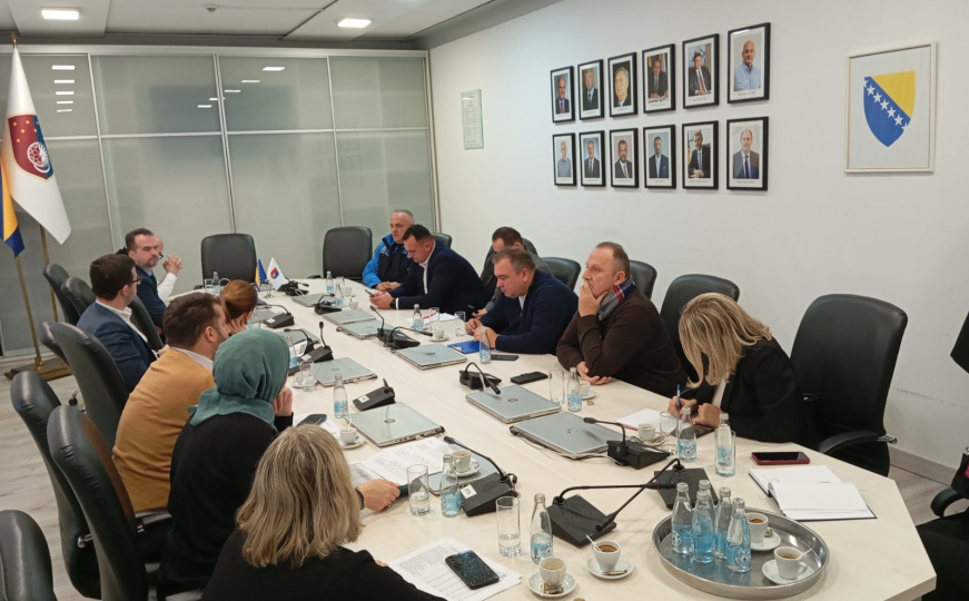 Dogovor ili protesti: Sindikat obrazovanja u KS odbio ponudu Vlade za povećanje plata u iznosu od 5%