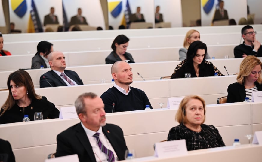 APIK predstavio izvještaj o strategiji borbe protiv korupcije u BiH: Postoji napredak