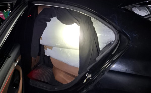 Državljanin Srbije kontrolisan na ulazu u BiH: Pokušao nezakonito unijeti 13 vreća robe