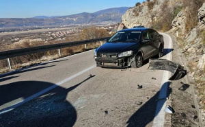 Još jedna nesreća na cestama u BiH: Uviđaj u toku, jedna osoba povrijeđena