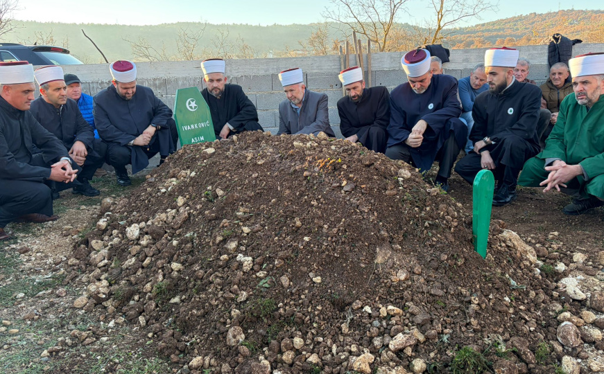 Na novom mezarju u Stocu klanjana prva dženaza: Ukopan bivši logoraš Asim Ivanković