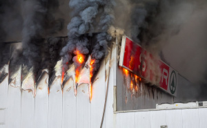 Veliki požar  u Ljubljani, gori skladište trgovačkog lanca Spar: Na terenu više od 300 vatrogasaca