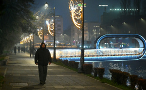 Čarobna atmosfera: Sarajevski mostovi i simboli grada zasjali u raskošnoj prazničnoj rasvjeti