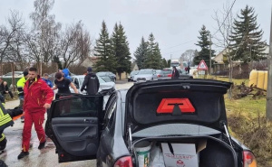 Teška saobraćajna nesreća u BiH: Učestvovala 2 automobila i kamion, 6 povrijeđenih