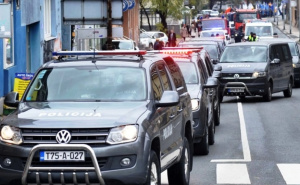 Škole u još jednom gradu u BiH dobile jutros prijetnje bombom: I tuzlanski učenici poslani kućama