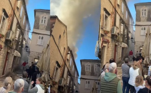 Gori blok kuća u Trogiru: Na terenu vatrogasci, oglasio se gradonačelnik