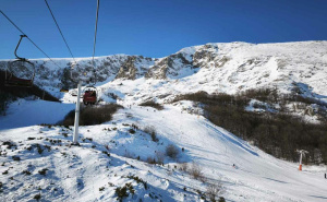 Tragedija na Durmitoru: Turisti ispali iz ski lifta, jedna osoba poginula