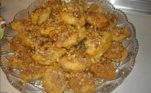 Savršeni božićni kolači koji se spremaju na Badnji dan: Melomakarona sa orasima i medom