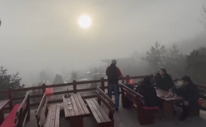 Pogledajte kako se Sunce probija na Čavljaku iznad Sarajeva: "Ovo je magla, nije smog"