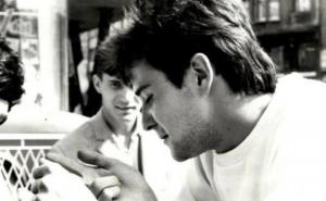 Crvena jabuka i legendarni hit: "Kad bi otišla, sama bi se preko Bosne, brzim vratila..."