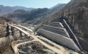 Dokument Vlade FBiH: Zbog istrage protiv Lasića i Dževlana, EIB obustavio finansiranje Autocesta