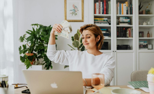 Ova tri horoskopska znaka imat će najviše sreće s novcem u 2026. godini