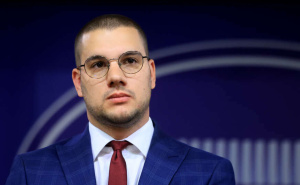 Vučinić u NSRS: "Pojedini poslanici iz SNSD za noć prokockaju 100.000 KM"