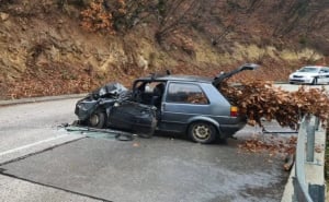 Jedna osoba teško povrijeđena: Sudarili se Golf 2 i kamion kod Sapne