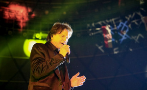 Hladne ruke, hladan san, hladne usne svaki dan...: Zdravko Čolić i pjesma dana