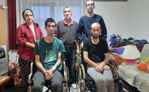 Pomozimo porodici Šehović: Majka Safija brine o dva nepokretna sina koji boluju od multiple skleroze