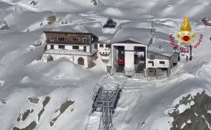 Nesreća u Italiji: Kabina žičare se zabila u stanicu, oko 100 osoba čeka na evakuaciju