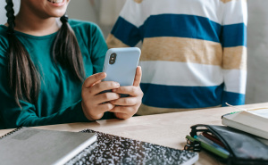 Godina viralnosti: Ovo su trendovi i snimci koji su obilježili TikTok, YouTube i Instagram u 2025.