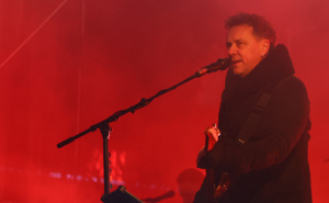 Novogodišnja 'ludnica' u Sarajevu: Dženan Lončarević raspjevao publiku, pogledajte atmosferu