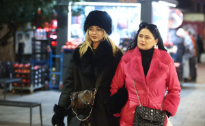 Šalovi, kapice, rukavice: Pogledajte šta smo zabilježili u gradu u novogodišnjoj noći