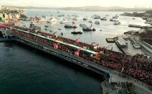 Početak 2026. na Galata mostu: Pola miliona ljudi okupilo se u Istanbulu u znak podrške Palestini