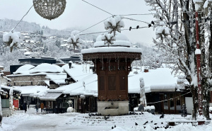 Bili smo na Baščaršiji: Snijeg otežao kretanje i u srcu Sarajeva
