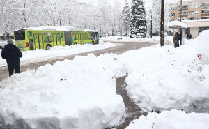 Snijeg zabijelio BiH: Saobraćaj otežan, nestanci struje i interventne ekipe u akciji