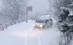 Herojski čin: GSS i Civilna zaštita se probili kroz snijeg kako bi hitno prevezli trudnicu na KCUS