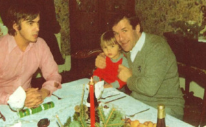 Dirljiva priča iz Cardiffa: Pozvan na Božićnu večeru i ostao 45 godina sa novom porodicom