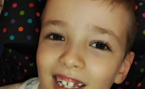 Dragi ljudi, budimo humani: Pomozimo Andreju (8) da napravi svoje prve samostalne korake