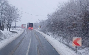 Stanje na putevima u BiH: Snijeg stvara probleme u saobraćaju, provjerite koje dionice su zatvorene