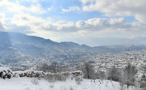 Iznad gradske gužve – mir: Sarajevo pod snijegom iz druge perspektive