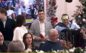 Skandal u programu uživo: Dačić, Brnabić i ratni zločinac Šešelj slavili Božić uz četničke pjesme