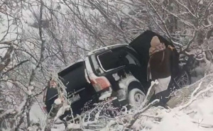 GSS spasio četiri strana državljana, među njima i 2 djece: Vozilo sletjelo s ceste i prevrnulo se