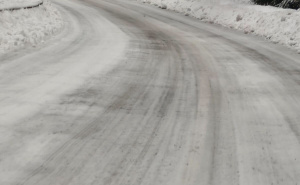 Vozači, oprez zbog poledice: Jutros se saobraća otežano, ovo je stanje na cestama širom BiH