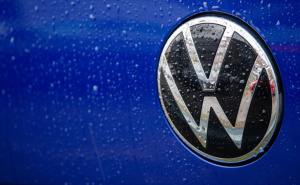 Američke carine i kineska konkurencija sapliću prodaju VW-a i Mercedesa