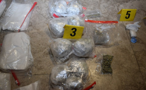 Opljačkao stan u Zenici, pa uhapšen: Policija oduzela veliku količinu droge i oružje