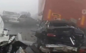 Stravičan lančani sudar devez automobila i kamiona u Srbiji: Poginula jedna osoba