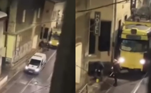 Tučnjava u sarajevskom tramvaju: Putnici se potukli kod Katedrale, većina pobjegla s mjesta događaja