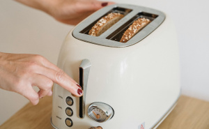 Jednostavne metode: Saznajte najbolji način za čišćenje tostera